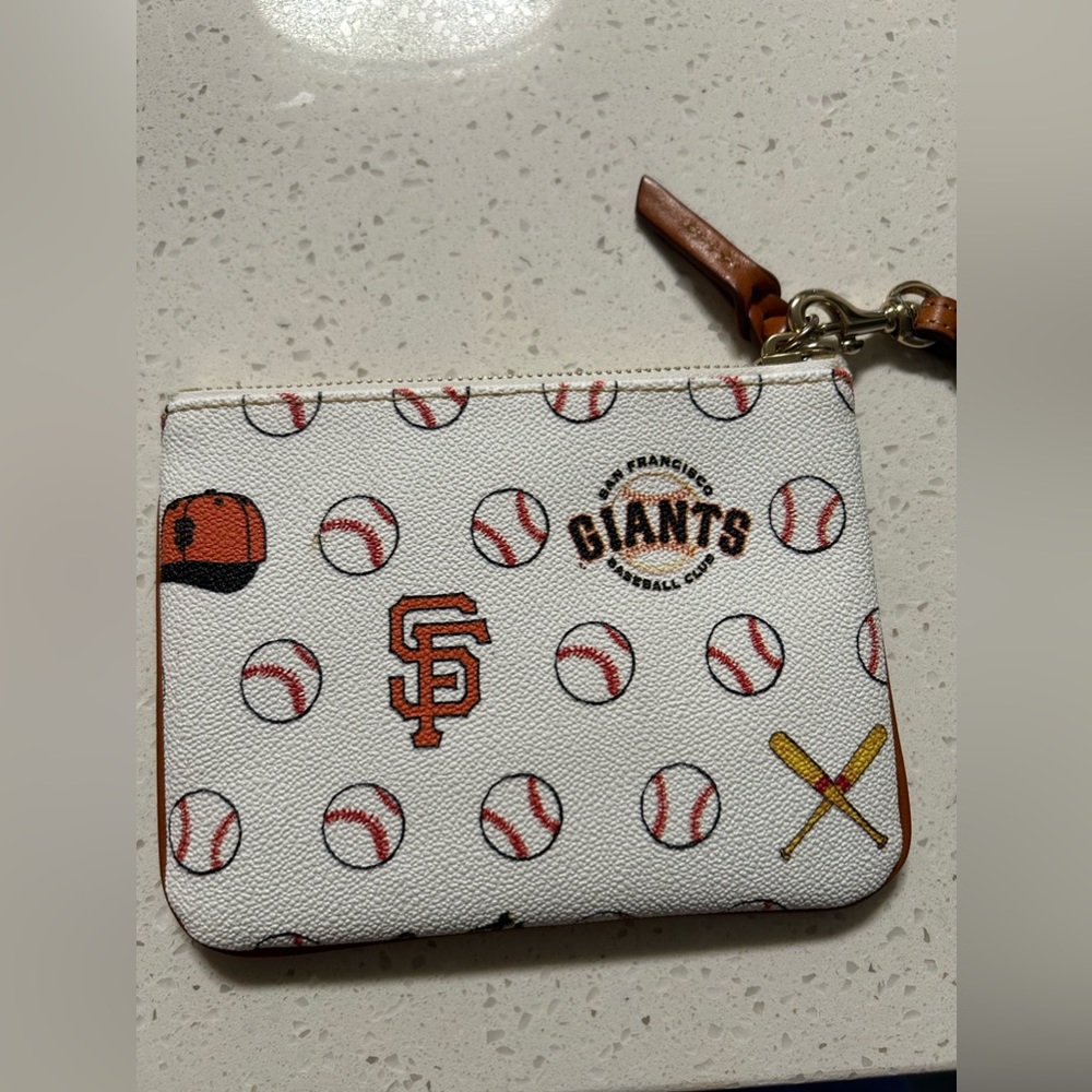 Dooney & Bourke wristlet SF giants, use